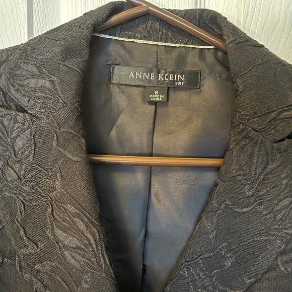 AnneKlein two-piece black skirt suit, intricately patterned within, Sz6, NWT - Picture 4 of 8